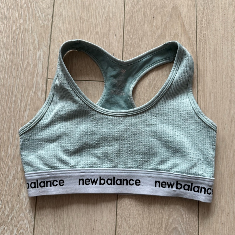 New Balance Ribbed Racerback Sports Bra in Mint Green Women’s Size Small